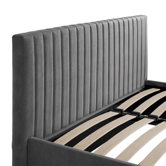 berlin silver bed close up